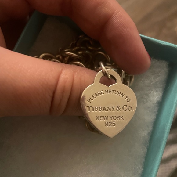 **Mint Condition** Tiffany’s Return to Tiffany’s Heart Necklace - Picture 4 of 9